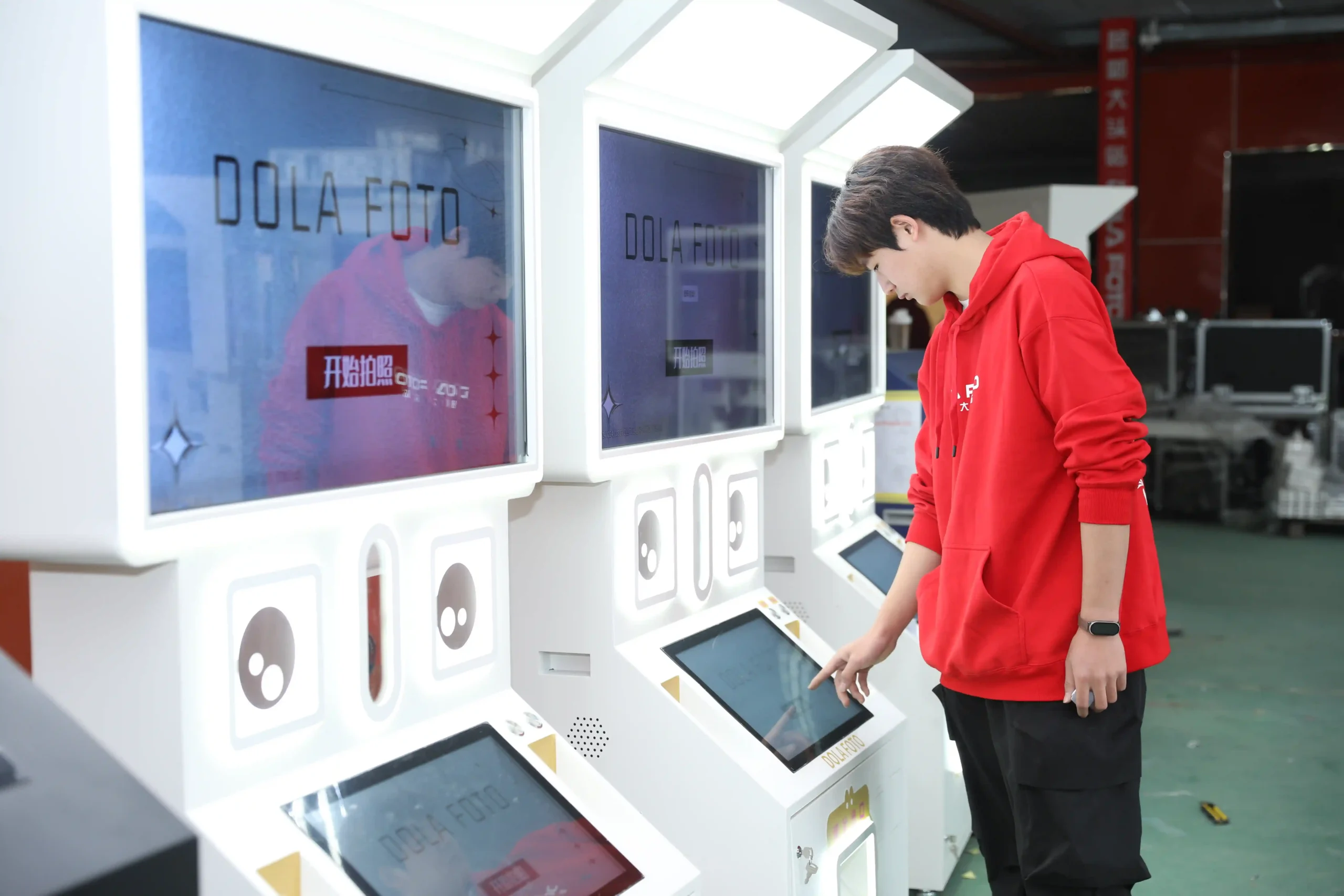 Product Testing Workshop Quality Assurance In Action With DOLA FOTO B2B Enterprise Photo Booth Technology Ensuring Reliable Performance And Client Trust