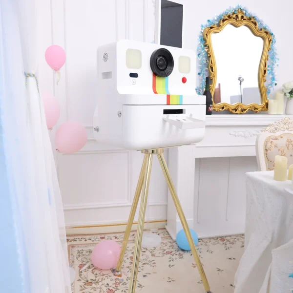 DOLA FOTO Polaroid Portable Photo Booth Onsite Activation At Outdoor Wedding Displays Retro Instant Print Kiosk For B2B Event Rentals
